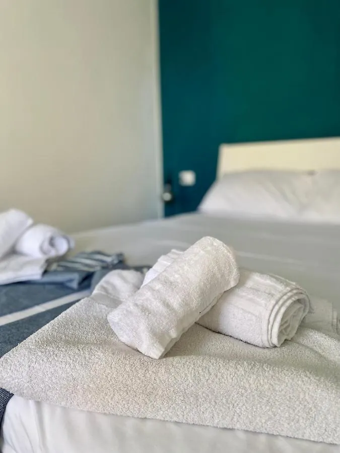 Casa Vacanze Ù Curtigghiu 3 Appartamenti Avola 0*,  Italia